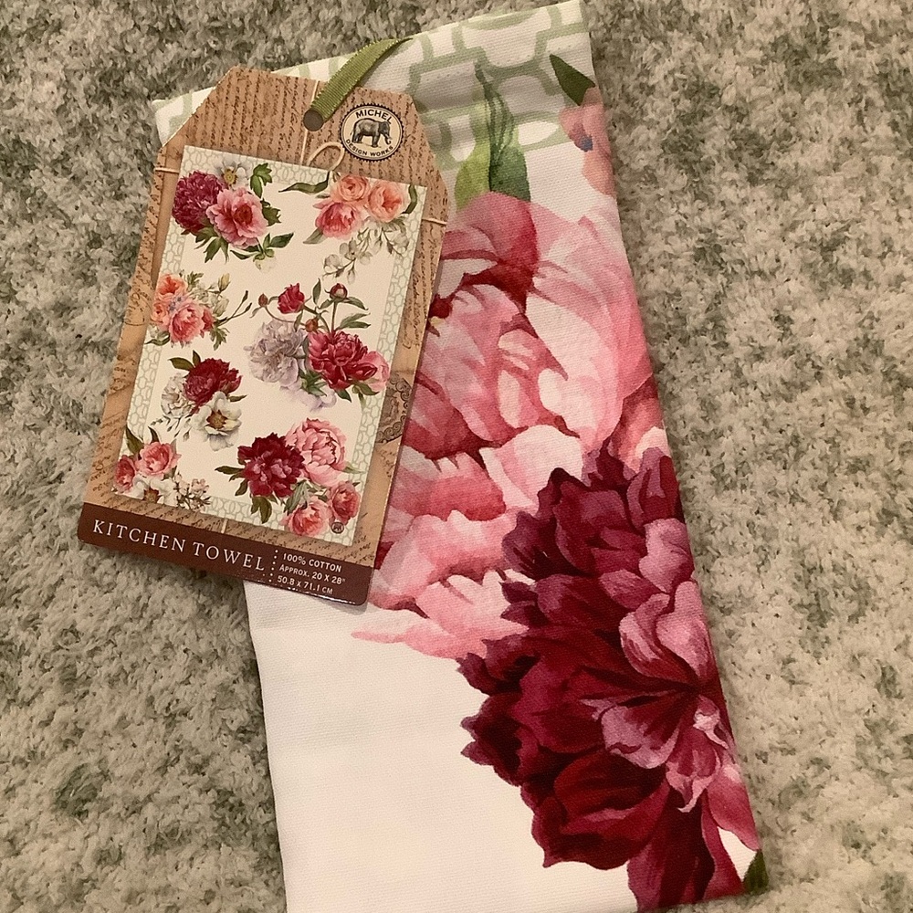 Michel Design Works  Blush Peony Floral Kitchen Towel NWT Cotton 20 x 28”